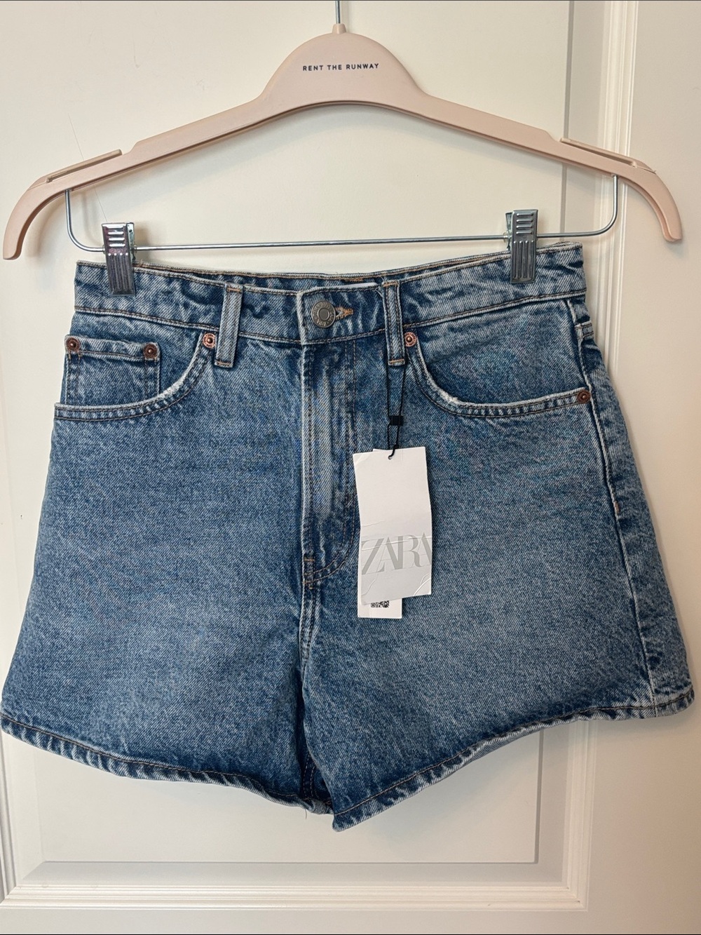 Zara New Jean shorts SZ 4